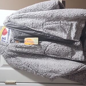 Nwt cute fluffy coat sleeveless size M